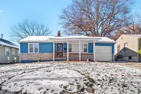 7726 Summit St, Kansas City, MO 64114
