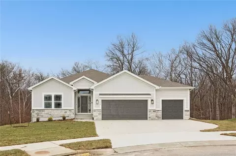 1300 Melissa Ct, Kearney, MO 64060