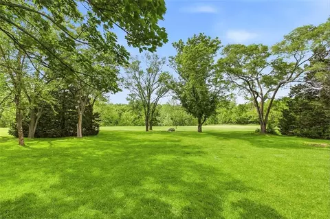 Exterior - 5920 NE Parks View Pl, Lees Summit, MO 64064 photo 6 of 6