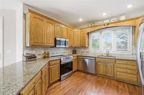 Kitchen - 5920 NE Parks View Pl, Lees Summit, MO 64064 photo 2 of 3