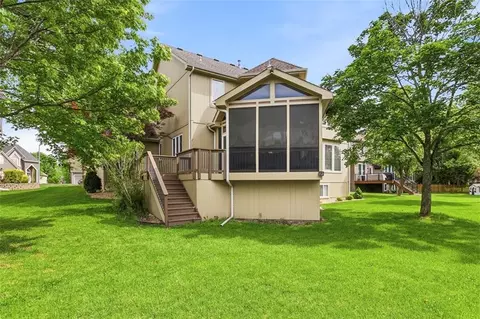 Exterior - 5920 NE Parks View Pl, Lees Summit, MO 64064 photo 5 of 6