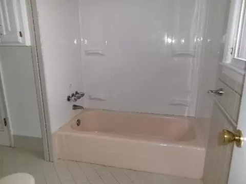 Bath - 15412 E 42nd Pl, Independence, MO 64055 photo 4 of 5