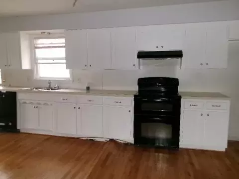 Kitchen - 15412 E 42nd Pl, Independence, MO 64055 photo 2 of 2