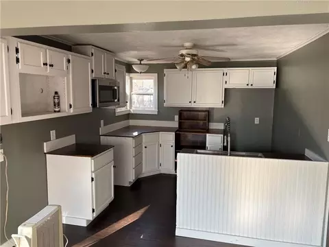 114 S High St, Arma, KS 66712 photo 3