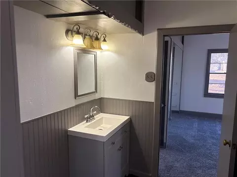 114 S High St, Arma, KS 66712 photo 7
