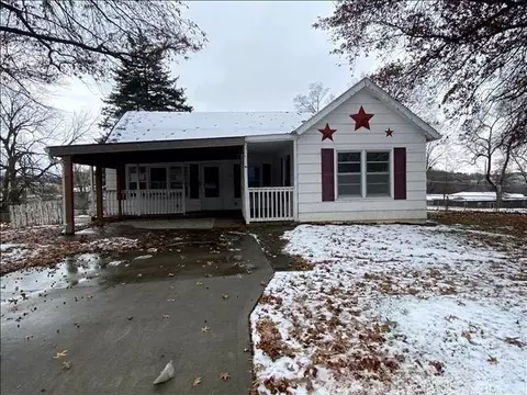 63 Logan St, Leavenworth, KS 66048