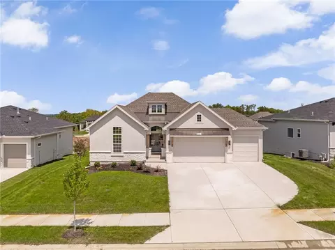 25104 W 141st Ter, Olathe, KS 66061