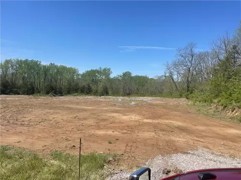 14500 E Kentucky Rd, Independence, MO 64050 photo 2
