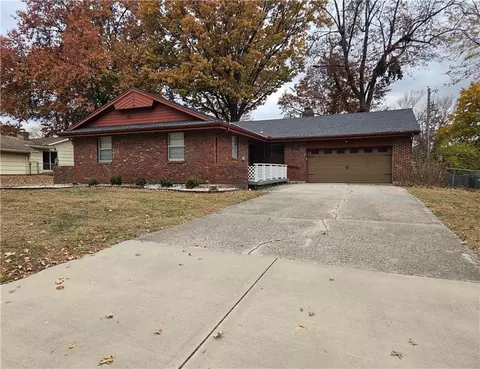 7308 Cedar Ave, Raytown, MO 64133