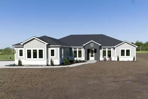 17965 235th St, Tonganoxie, KS 66086