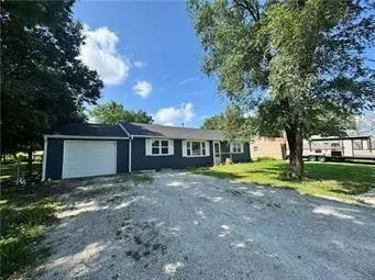 233 W 5th St, Adrian, MO 64720