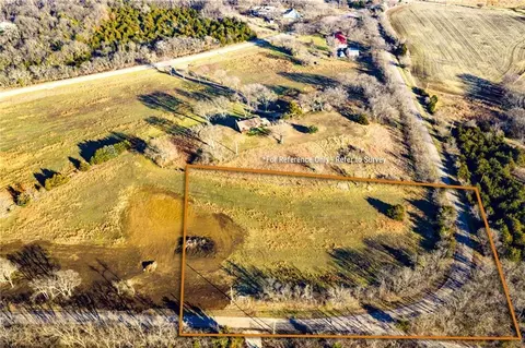 1200 SE Stanley Rd, Tecumseh, KS 66542