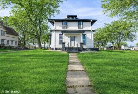 236 S Ash St, Ottawa, KS 66067