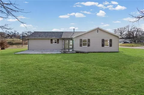 Exterior - 514 SW 3rd St Ter, Carrollton, MO 64633 photo 8 of 8