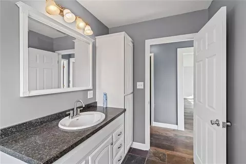 Bath - 514 SW 3rd St Ter, Carrollton, MO 64633 photo 2 of 2
