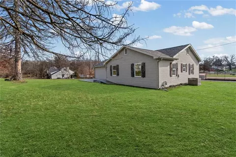 Exterior - 514 SW 3rd St Ter, Carrollton, MO 64633 photo 7 of 8