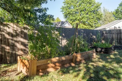 Exterior - 416 Eldridge St, Lawrence, KS 66049 photo 5 of 8