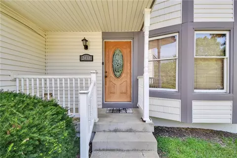 Exterior - 2431 S Ponca Ave, Independence, MO 64057 photo 7 of 7