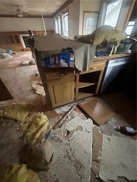 Kitchen - 2431 S Ponca Ave, Independence, MO 64057 photo 3 of 4