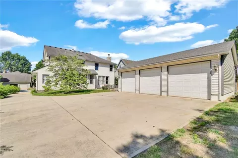 Exterior - 2431 S Ponca Ave, Independence, MO 64057 photo 5 of 7