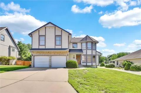 Exterior - 2431 S Ponca Ave, Independence, MO 64057 photo 3 of 7
