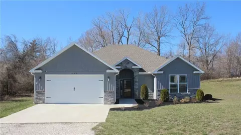328 NE 51st Rd, Warrensburg, MO 64093