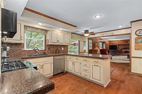 13212 W 84th St, Lenexa, KS 66215 | MLS# 2591951 | 58 Photos - Movoto