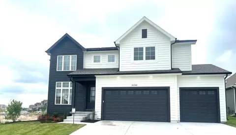 16388 S Elmridge St, Olathe, KS 66062