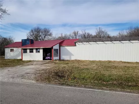 662 E 600th Ave, Pittsburg, KS 66762