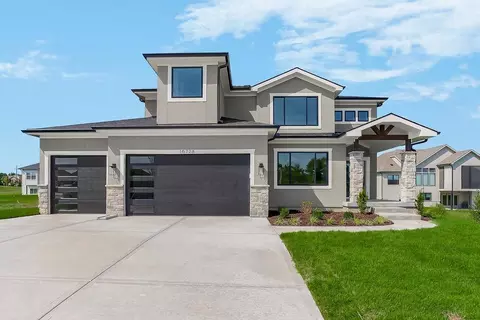 16728 S Ripley St, Olathe, KS 66062