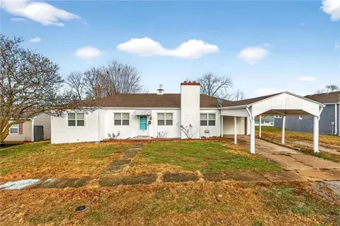 409 W Van Buren St, Gallatin, MO 64640