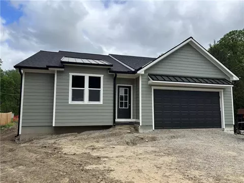 719 Goodlet Cir, Weston, MO 64098