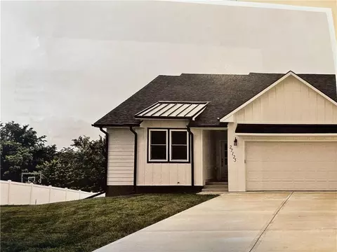 719 Goodlet Cir, Weston, MO 64098