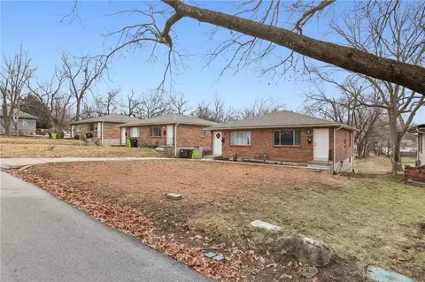 206-216 E South Ave, Belton, MO 64012