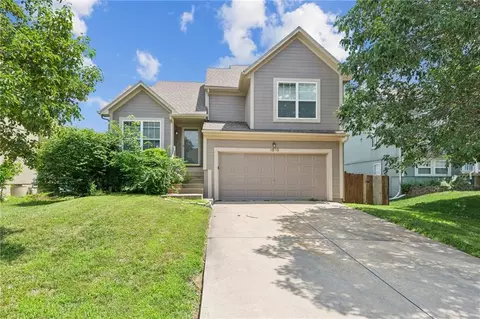1010 N Clinton St, Olathe, KS 66061