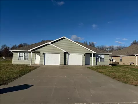 178 SE 1171 A B, Knob Noster, MO 65336