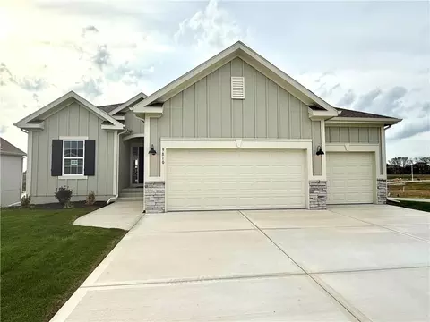9810 N Laurel Ave, Kansas City, MO 64157