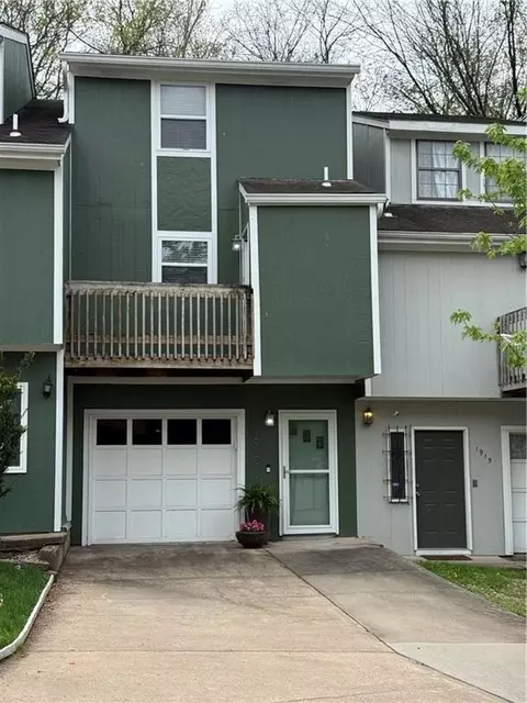 1913 Lawrence Ct, Kansas City, KS 66103