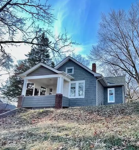 1418 6th Ave, Leavenworth, KS 66048