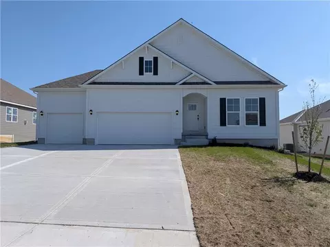 20771 W 188th St, Spring Hill, KS 66083