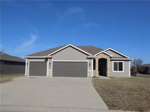1215 Alexander Ct, Ottawa, KS 66067