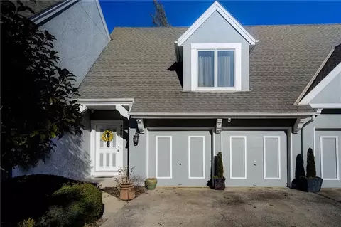 236 SW Raintree Dr, Lees Summit, MO 64082