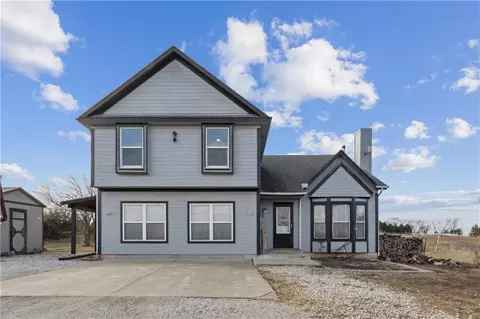 19439 254th St, Tonganoxie, KS 66086