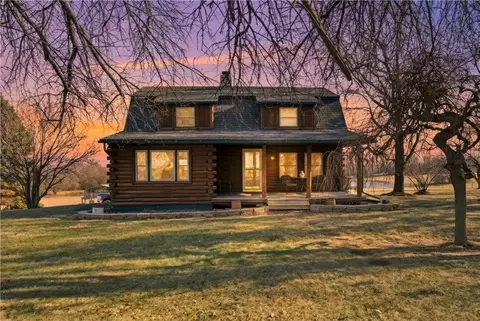 12703 N Robinhood Ln, Kansas City, MO 64164