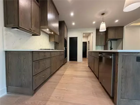 Kitchen - 8910 Ginger St, Lenexa, KS 66227 photo 5 of 8