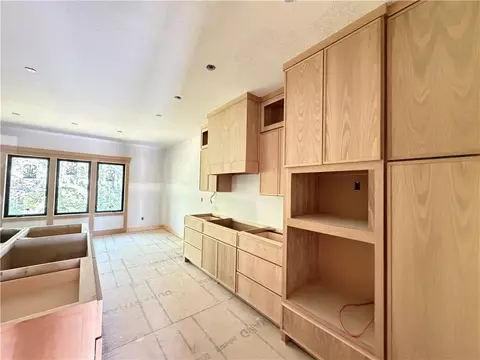 Kitchen - 8910 Ginger St, Lenexa, KS 66227 photo 3 of 7