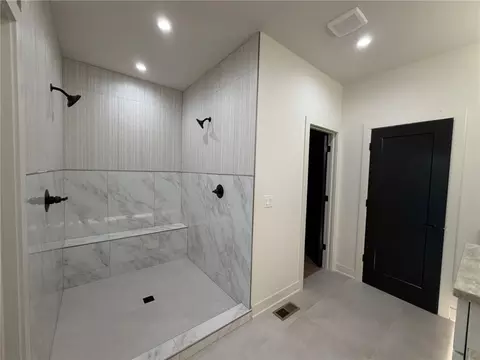 Bath - 8910 Ginger St, Lenexa, KS 66227 photo 4 of 6