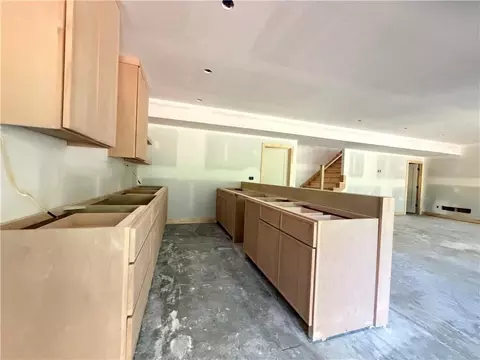 Kitchen - 8910 Ginger St, Lenexa, KS 66227 photo 6 of 7