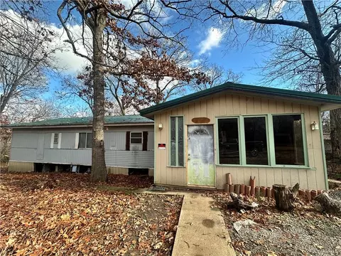 Exterior - 30008 Skyview, Edwards, MO 65326 photo 8 of 20