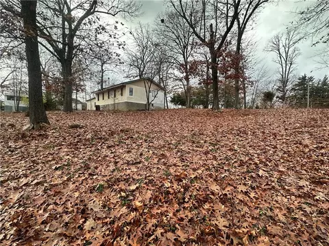 Exterior - 30008 Skyview, Edwards, MO 65326 photo 17 of 20